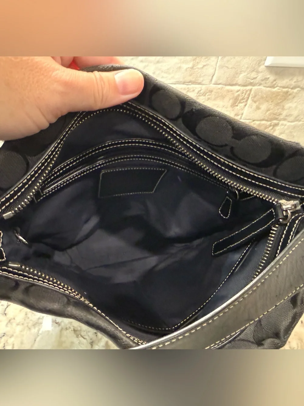 Coach EUC Vintage Black Signature Jacquard Hobo Shoulder Bag